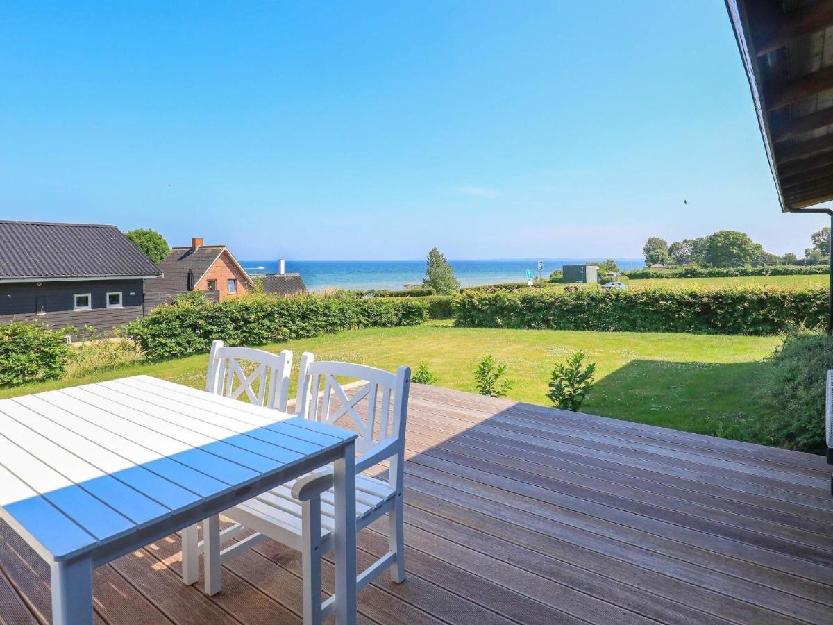 6 Person Holiday Home In Hesselager Bagian luar foto