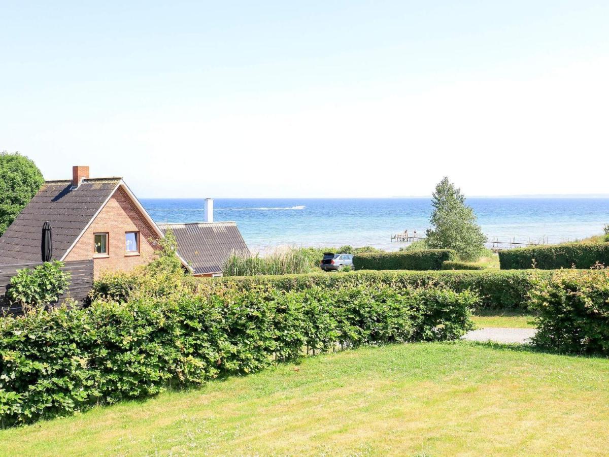 6 Person Holiday Home In Hesselager Bagian luar foto